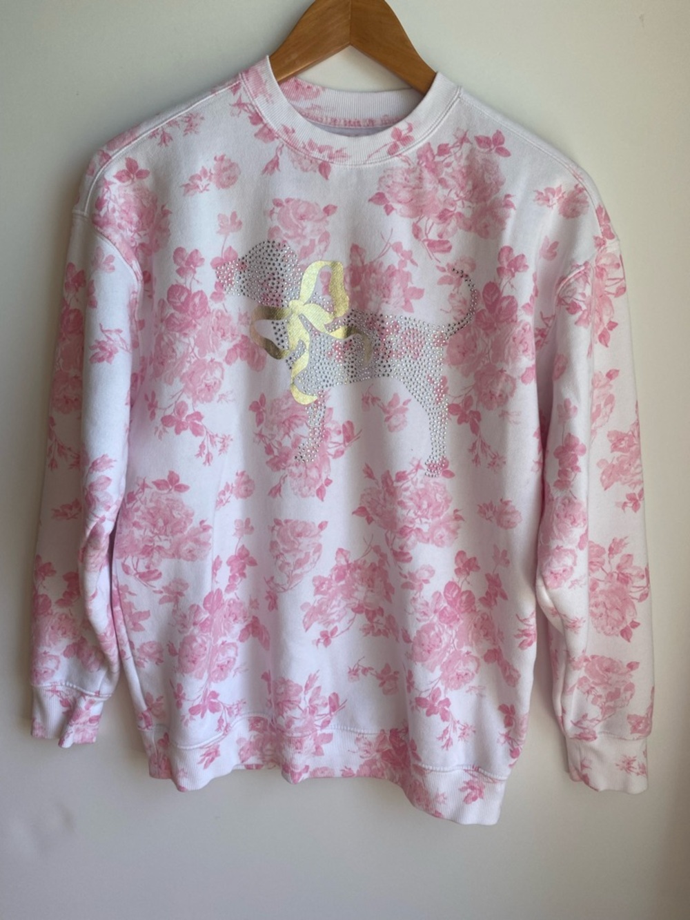 VS PINK x LoveShackFancy Shabby Chic Crewneck Sweatshirt Dog Gemstone Bow XS